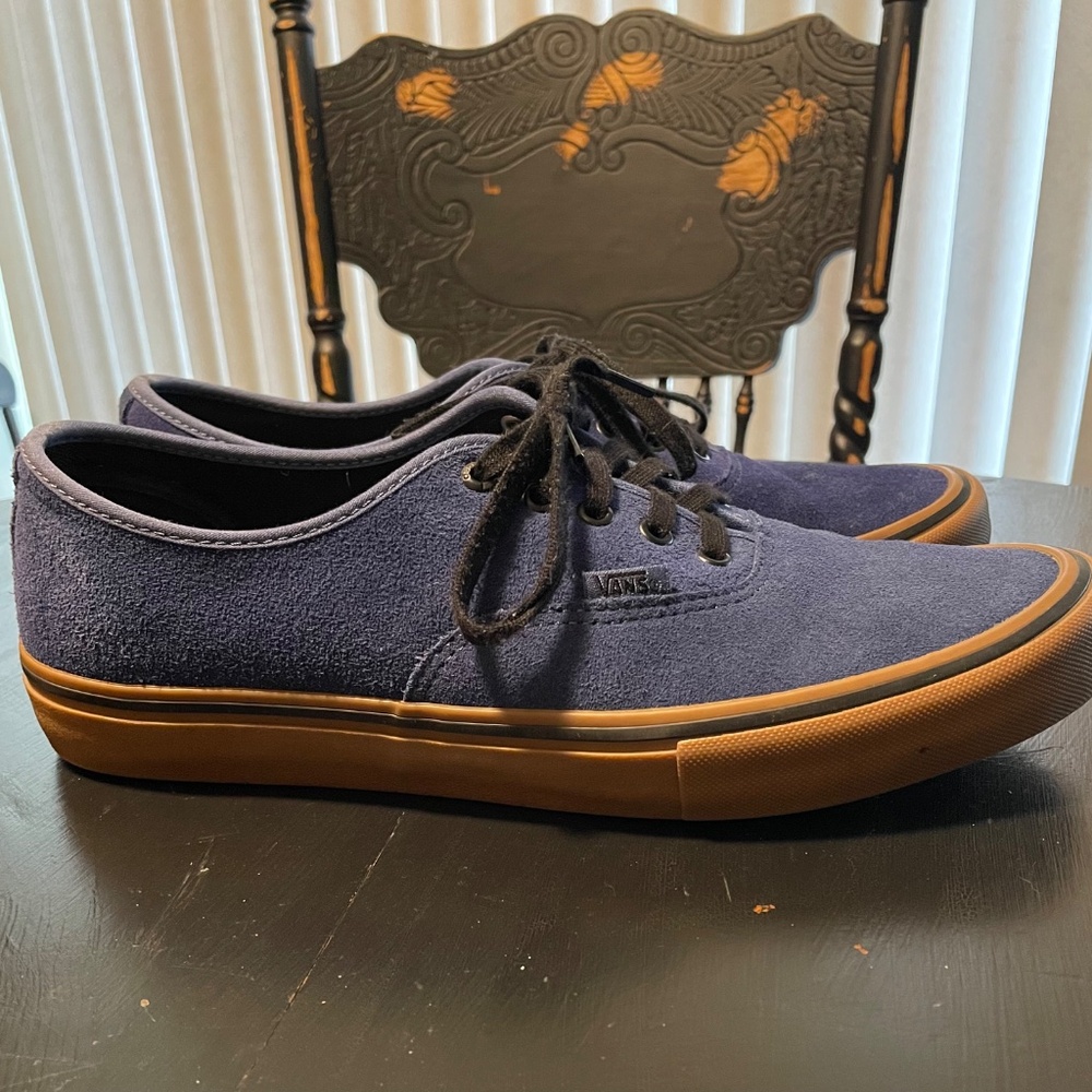 Vans - Picture 2 of 5